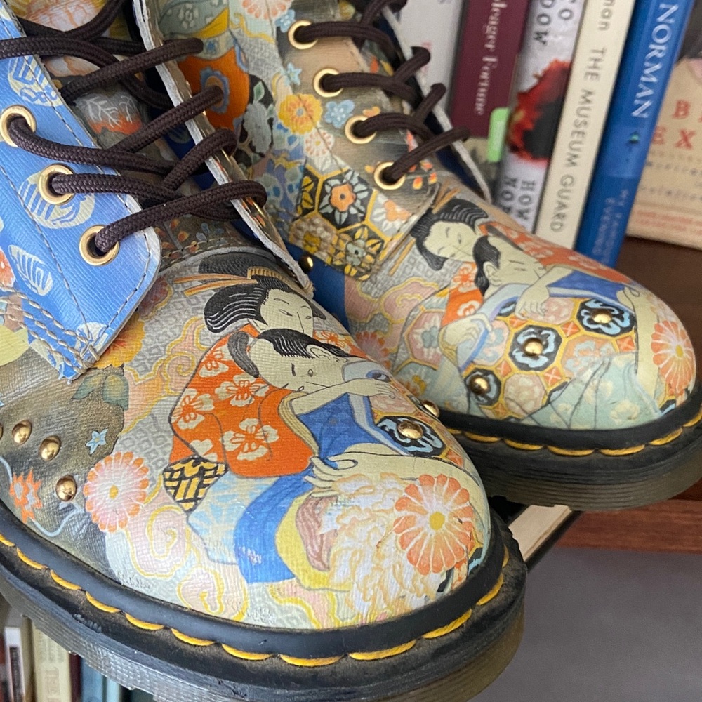 RARE! Dr. Martens 1460 Pascal Eastern Art Backhand Leather Boots Women's Size 9 - Picture 5 of 16